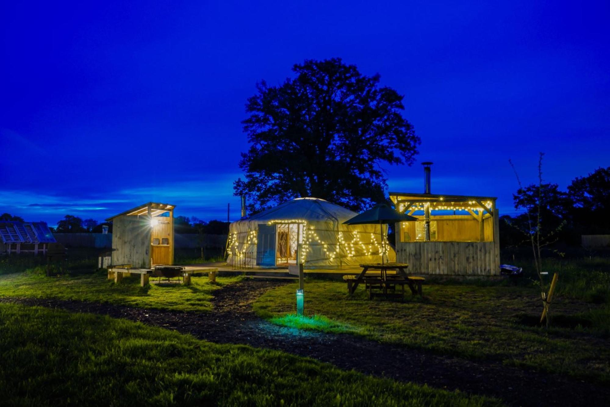 Glamp and Tipple Ltd Hotel Great Ellingham Bagian luar foto