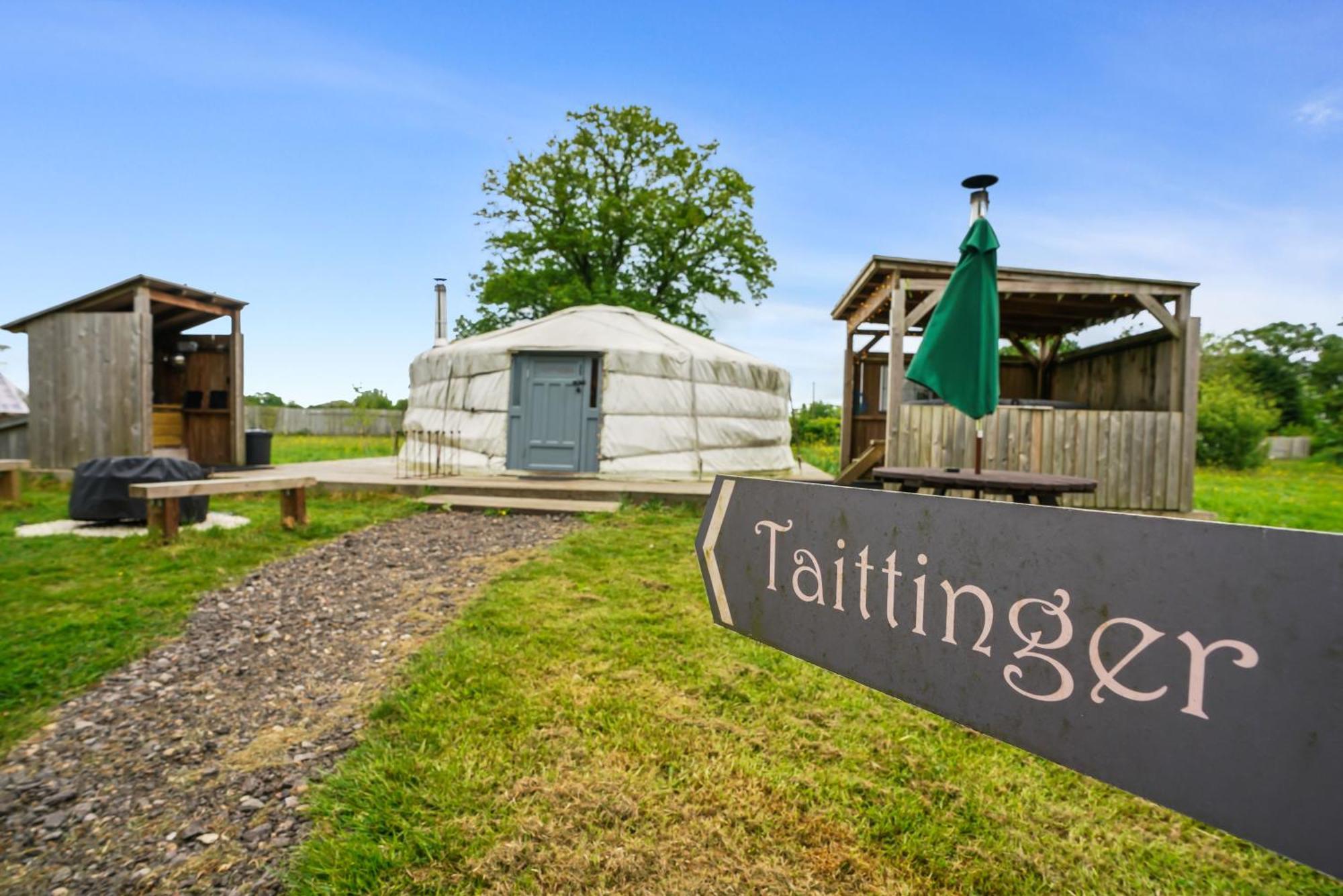 Glamp and Tipple Ltd Hotel Great Ellingham Bagian luar foto