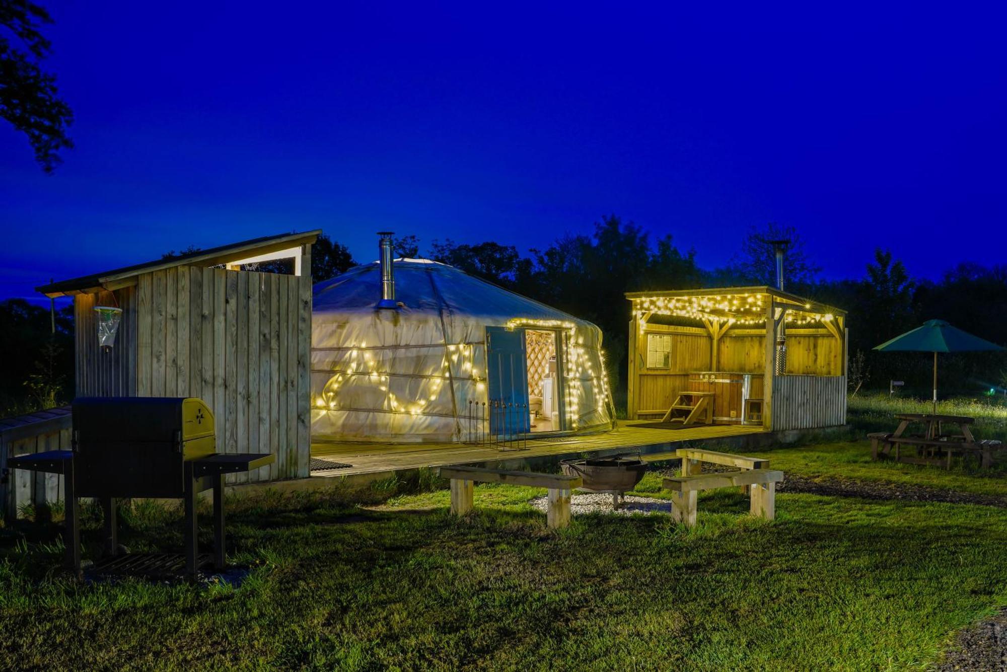 Glamp and Tipple Ltd Hotel Great Ellingham Bagian luar foto