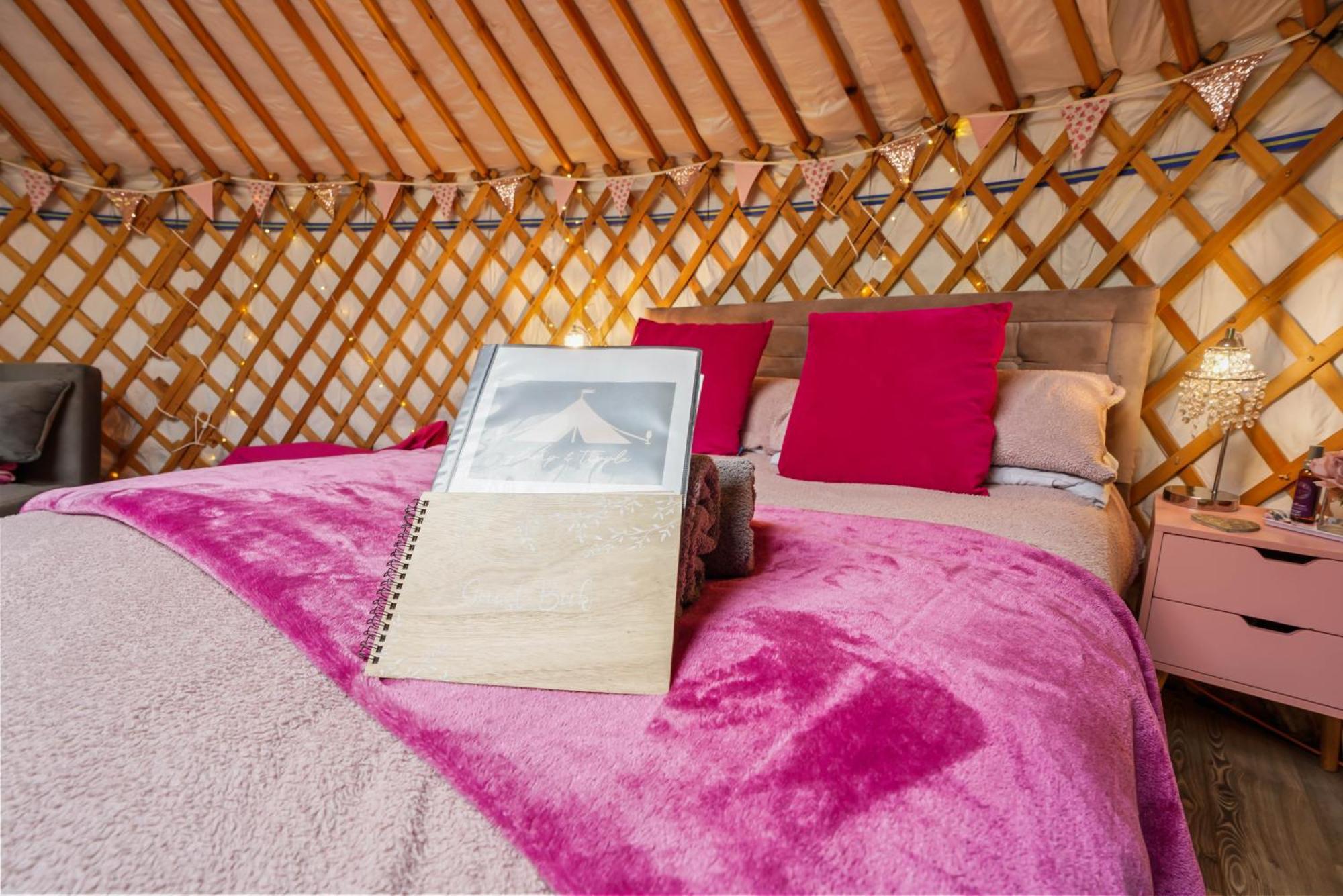 Glamp and Tipple Ltd Hotel Great Ellingham Bagian luar foto