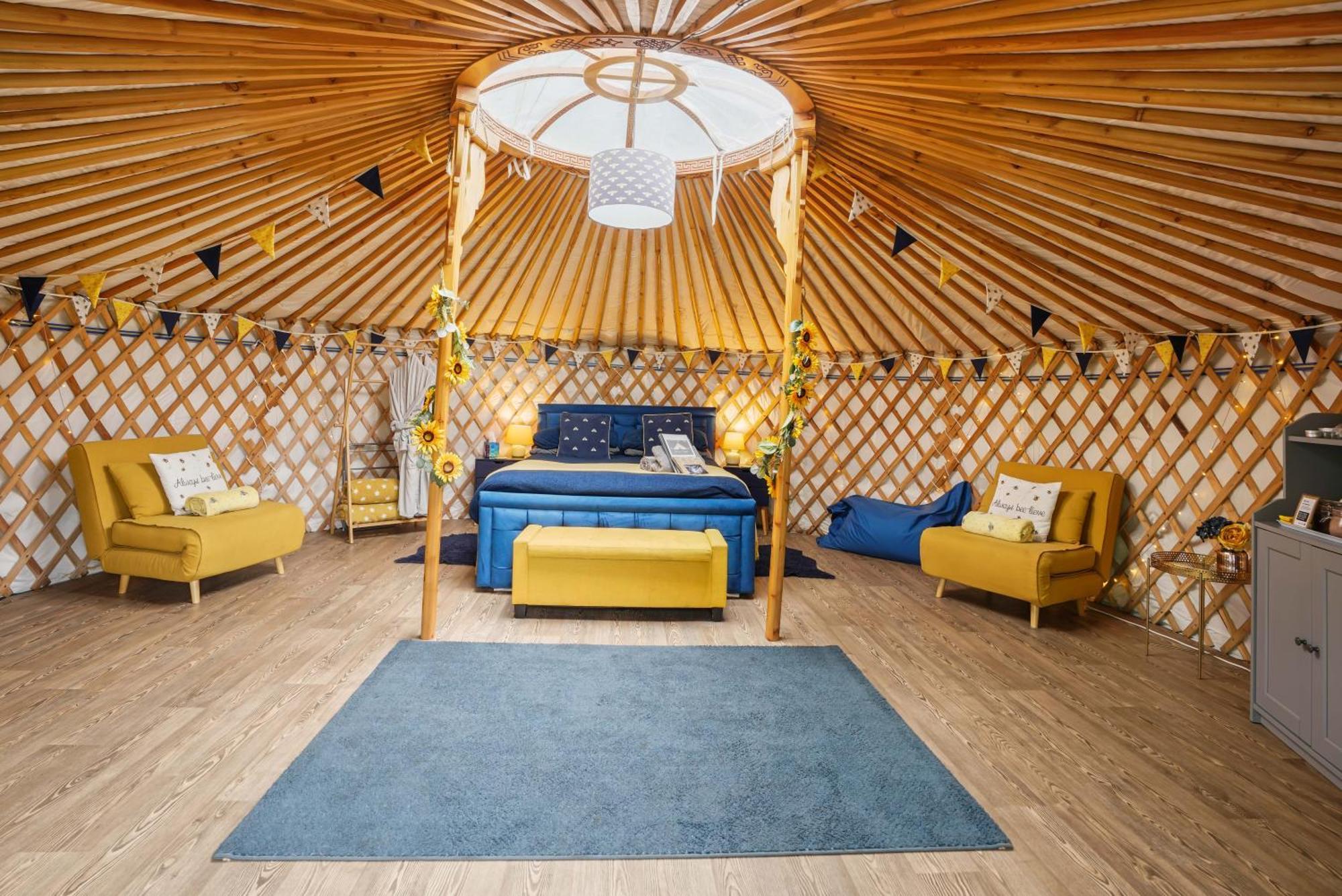 Glamp and Tipple Ltd Hotel Great Ellingham Bagian luar foto