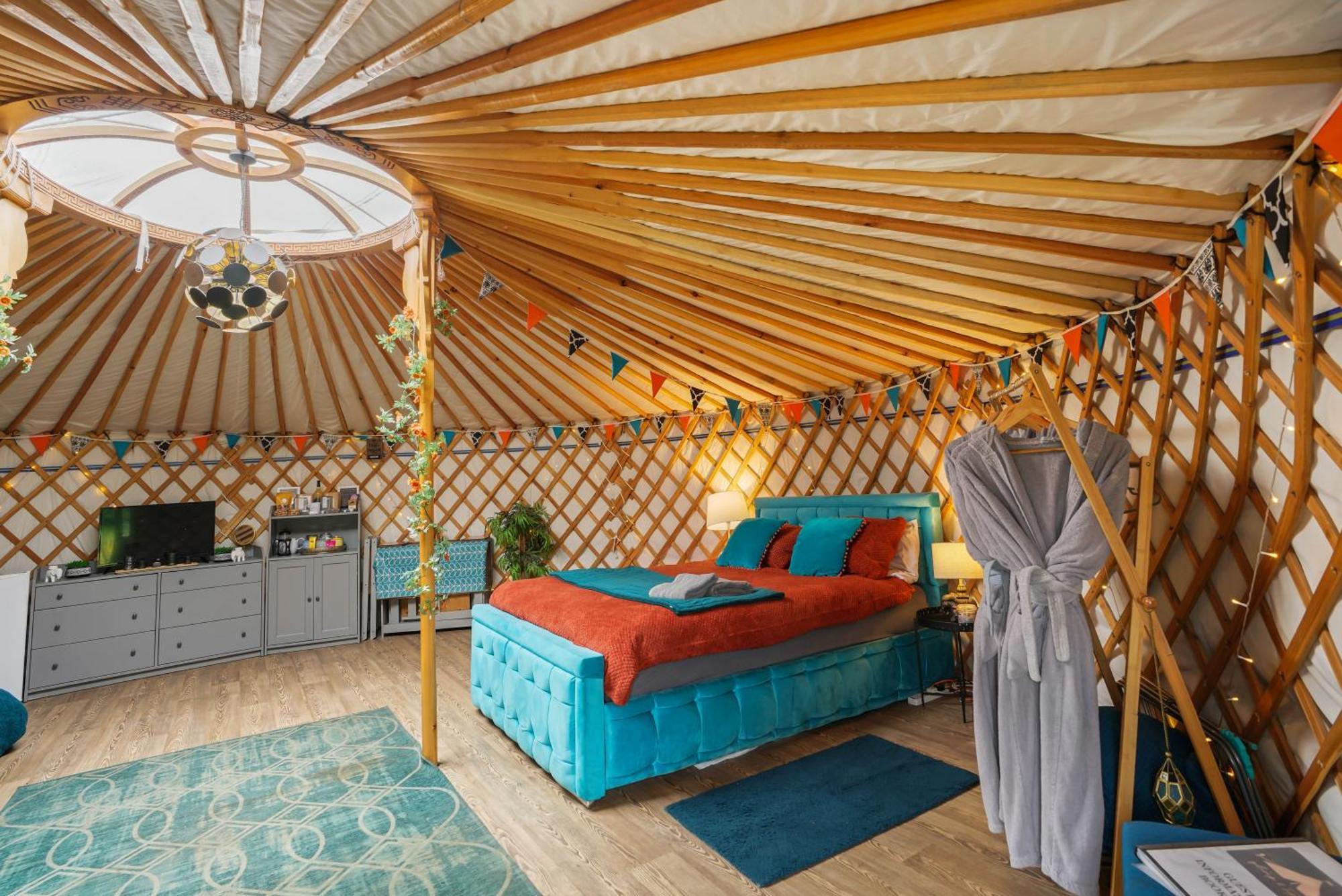 Glamp and Tipple Ltd Hotel Great Ellingham Bagian luar foto