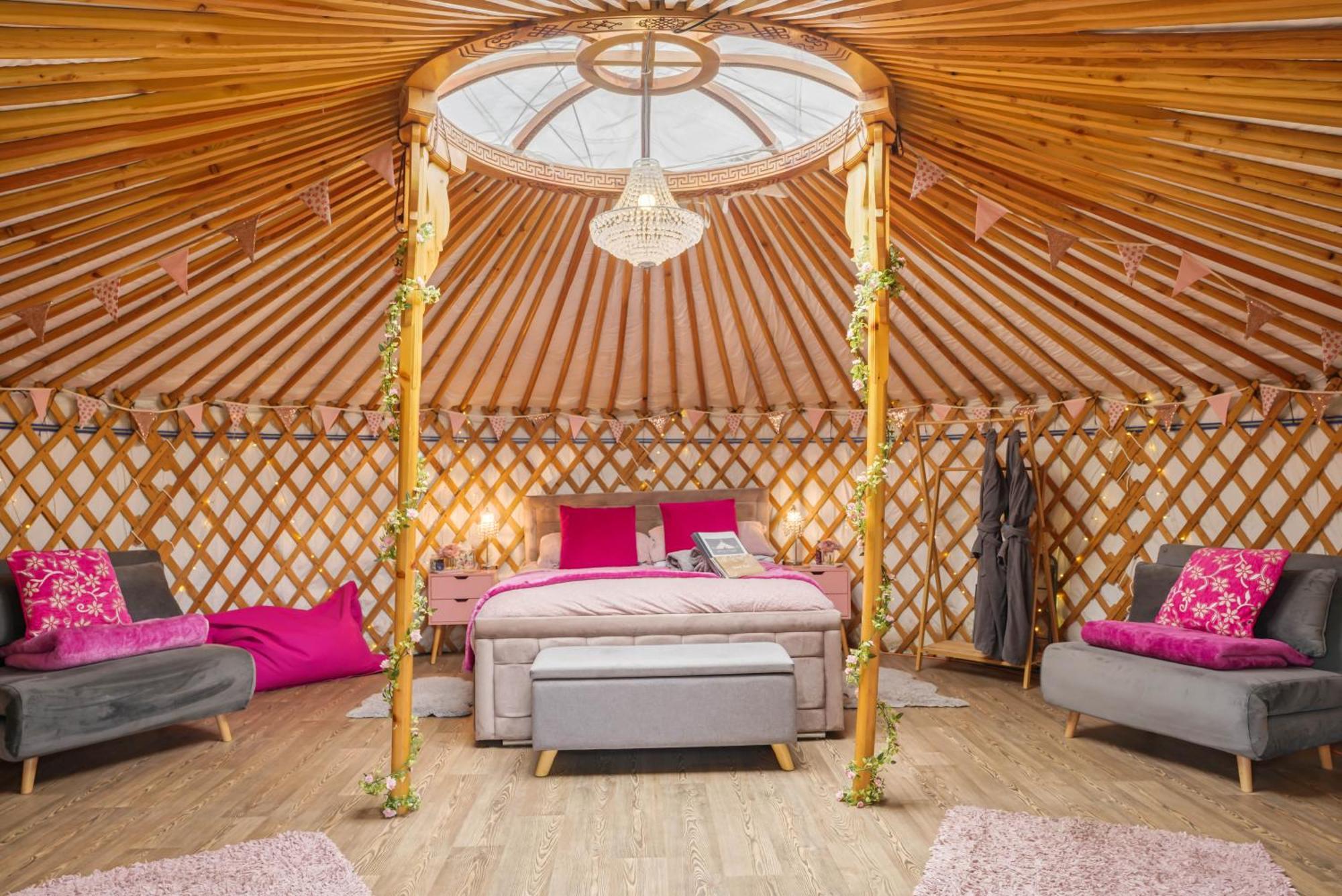 Glamp and Tipple Ltd Hotel Great Ellingham Bagian luar foto