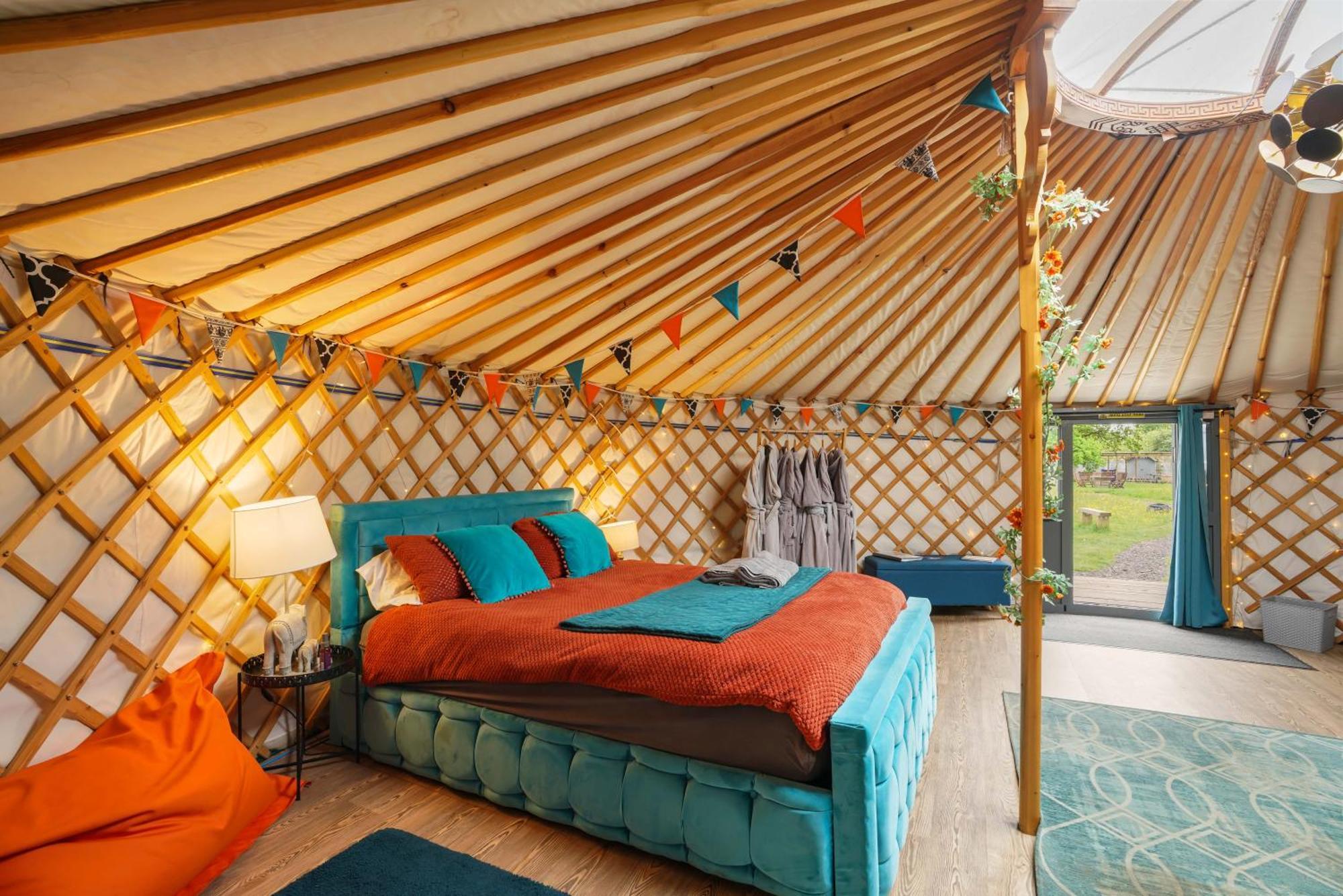 Glamp and Tipple Ltd Hotel Great Ellingham Bagian luar foto