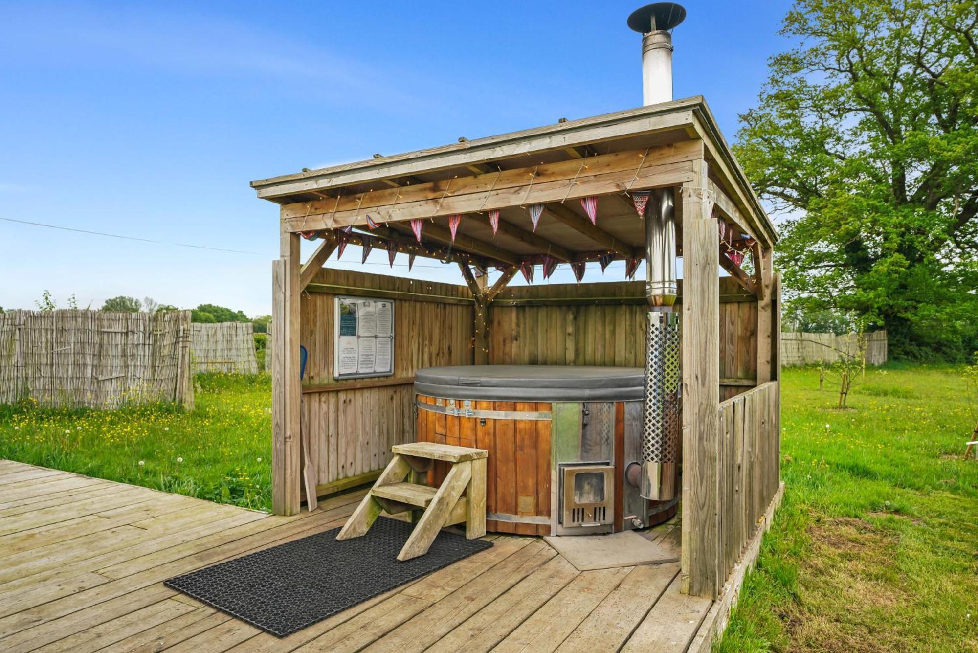 Glamp and Tipple Ltd Hotel Great Ellingham Bagian luar foto