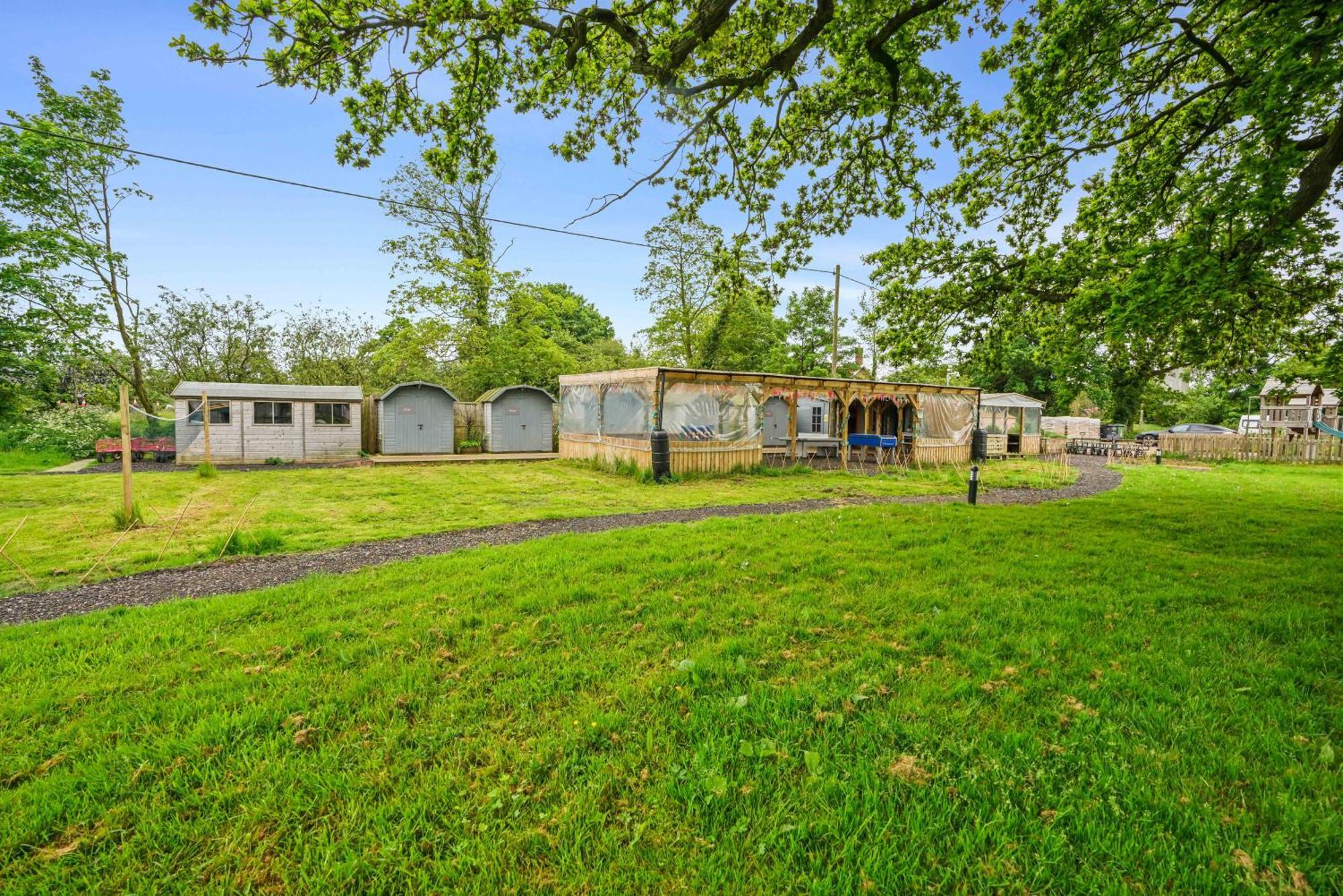 Glamp and Tipple Ltd Hotel Great Ellingham Bagian luar foto