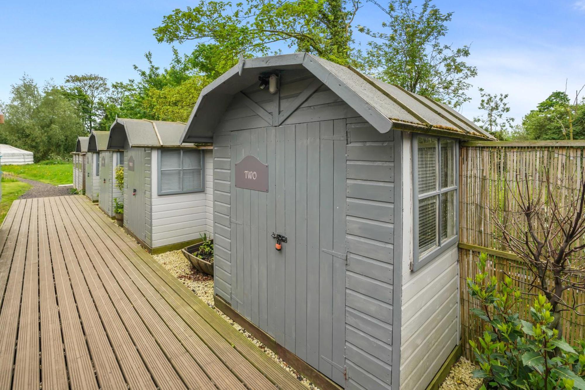 Glamp and Tipple Ltd Hotel Great Ellingham Bagian luar foto